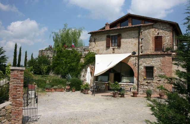 Stone villa built in an old furnace and completely restored, with private swimming pool and garden.