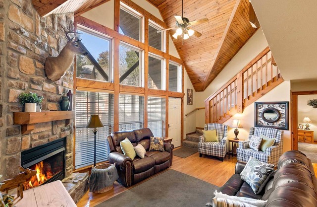 Stonebridge Lodge #56 - 4 Bedroom with Private Grills! Right by SDC, Private Lake! | 56