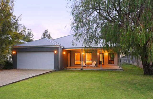 Stoneshore holiday house