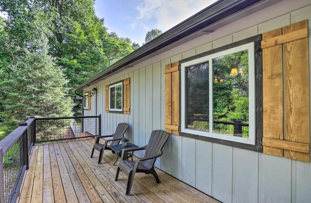 Stonewood Lodge Home with Deck in Glenville!