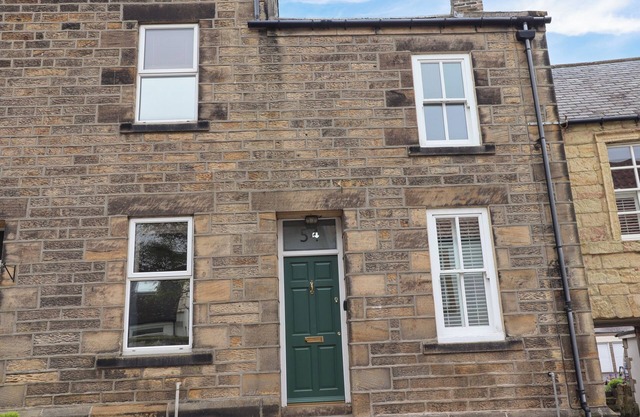STRANDLINE, pet friendly, country holiday cottage in Alnmouth