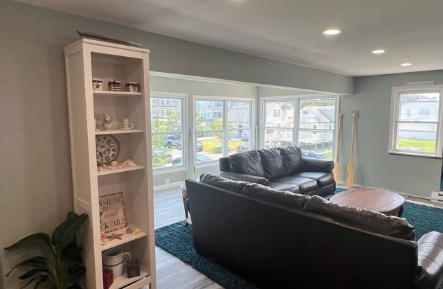 Strathmere Shore house- 3-bedrooms with ocean views