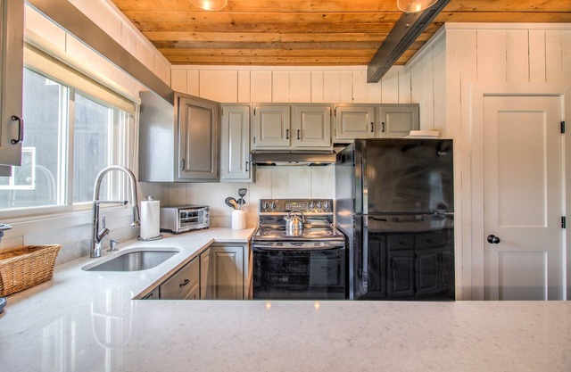 Stratton Loft with Pool