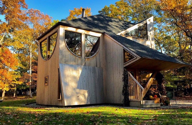 Striking contemporary by Andrew Geller