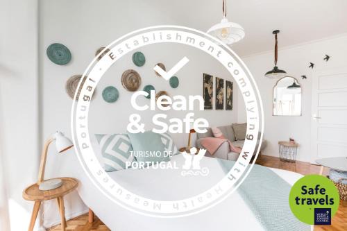 Stroll to Coffee Shops Near a Renovated Hillside Apartment in Graça