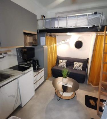 Studette "La Fourmi" proche centre et plage