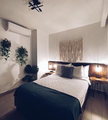 Studio 27