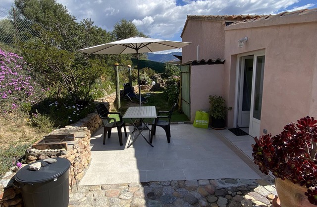 Studio 30m², Private garden, Beach 5 mins walk