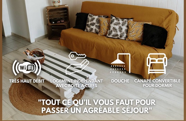 Studio Apartment 'De Plain-pied Avec Jardin' with Private Terrace and Wi-Fi