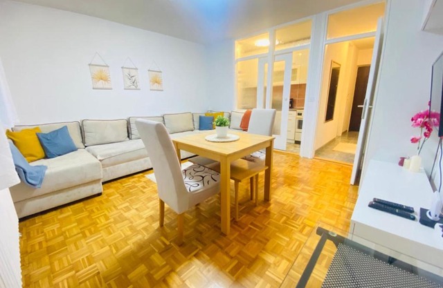 Studio Apartment Dobrinja