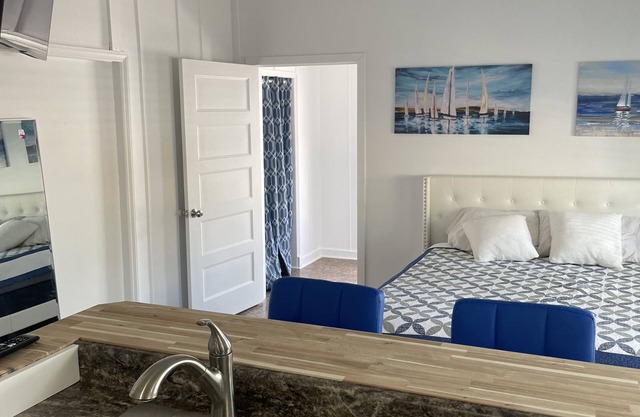 Studio Apartment Downtown Elk Rapids