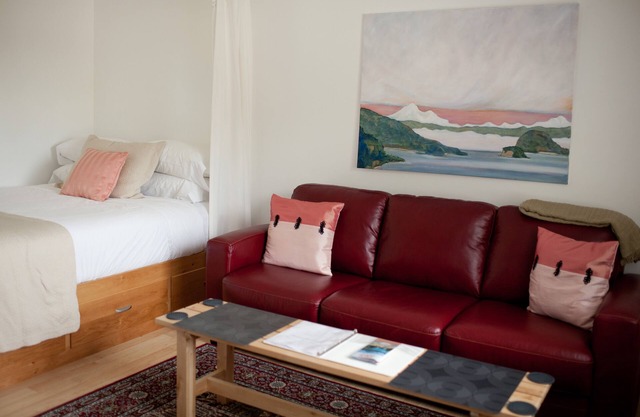 Studio Apartment in Eastsound, the Heart of Orcas Island