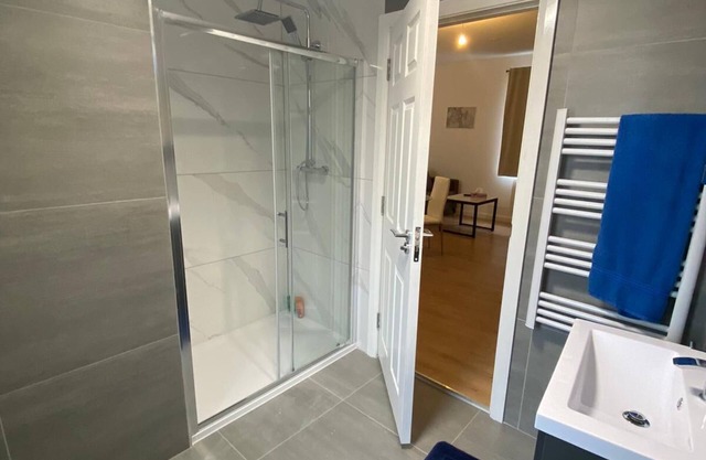 Studio apartment in Ealing F5