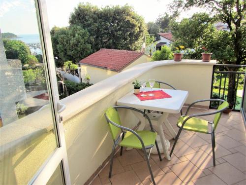 Studio apartment Martina -80m from the sea-