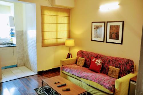 Studio Apartment with Green Lawn
