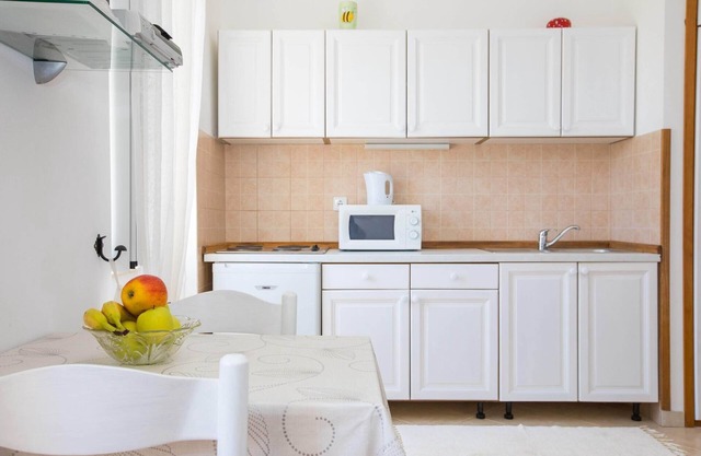 Studio apartment with sea view