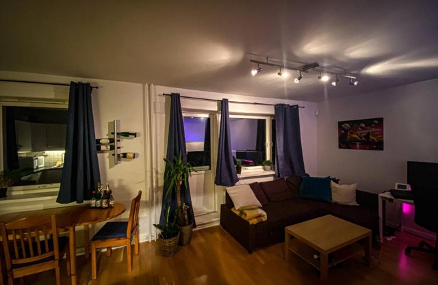 Studio apt in quiet residential area 20min to city centre