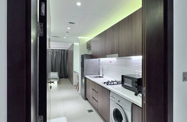 Studio at Prime Location Walkable distance to Metro Station