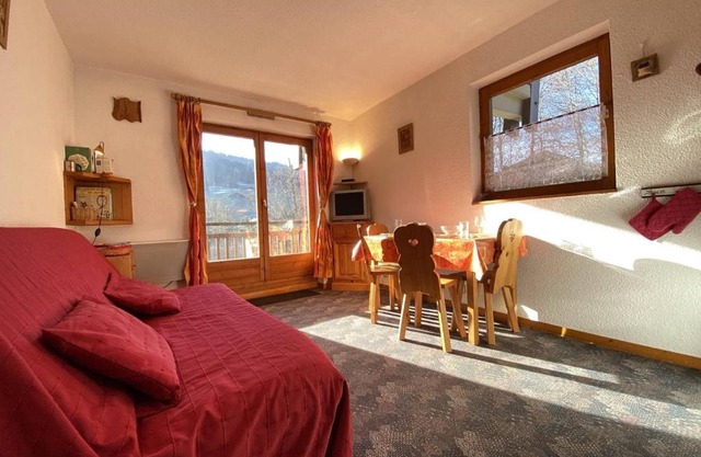 Studio cabine à Praz Sur Arly - Balcon, proche pistes et centre - 4 pers, parking, casier ski - FR-1-603-31