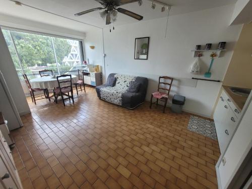 Studio cabine au centre ville à 150m de la plage N1 66