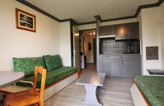 Studio cosy avec balcon, piscine & sauna - 3 pers, pied des pistes, animaux OK - FR-1-405-87