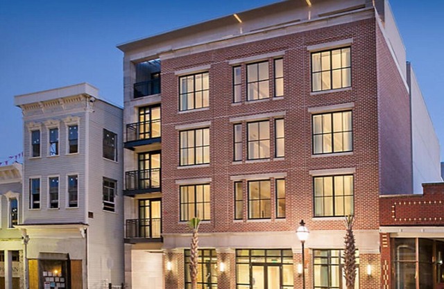 Studio Deluxe Condo at King 583 - Downtown Charleston