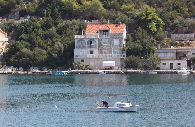 Studio flat near beach Zaklopatica, Lastovo (AS-8346-b)