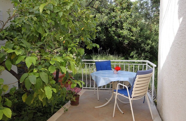 Studio flat near beach Molunat, Dubrovnik (AS-3544-b)