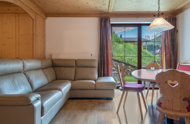 Studio 'Hotel Residence Gardena Dolomites 2' with Mountain View, Garden & Wi-Fi