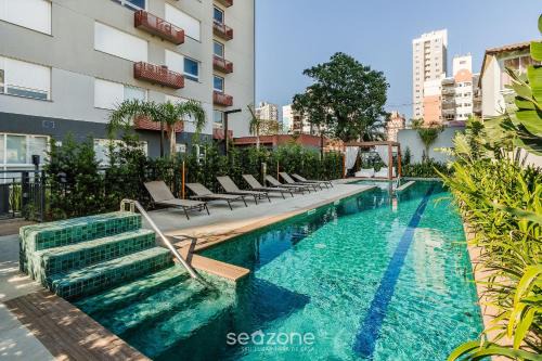 Studio in Building with Pool CON1206