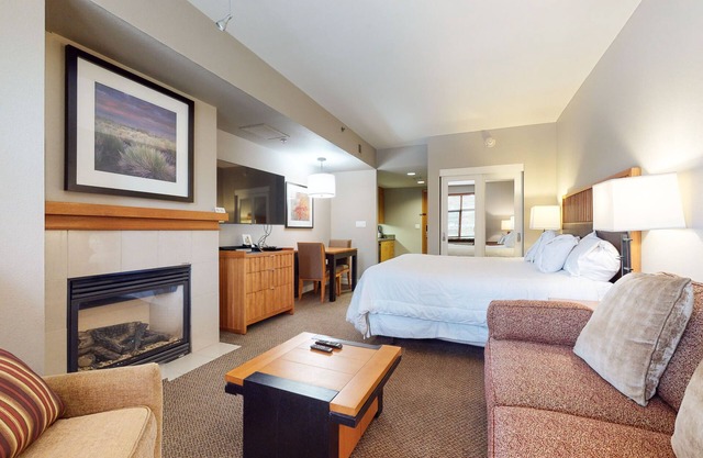 Studio in Luxury Hotel, Right Across The Village. Pool & EV Charging Station