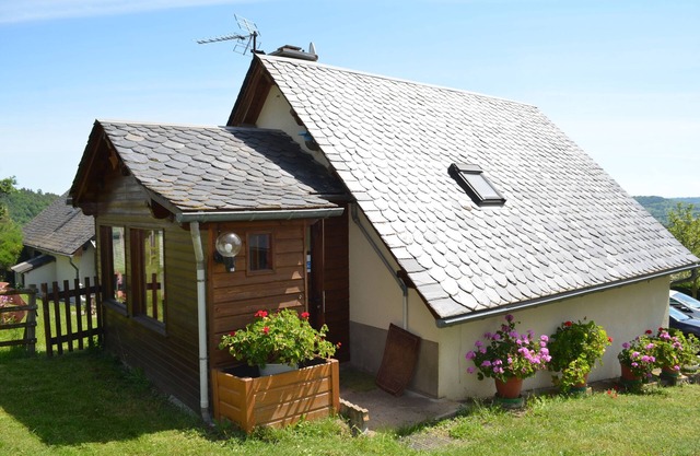 Studio in the countryside, close to the mountains: volcanoes of the Sancy massif