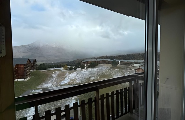 Studio "Le 27" with Mountain View, Balcony, and Wi-Fi