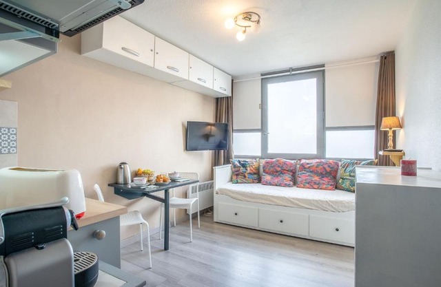 Studio Vostok Zodiaque-82 by Interhome