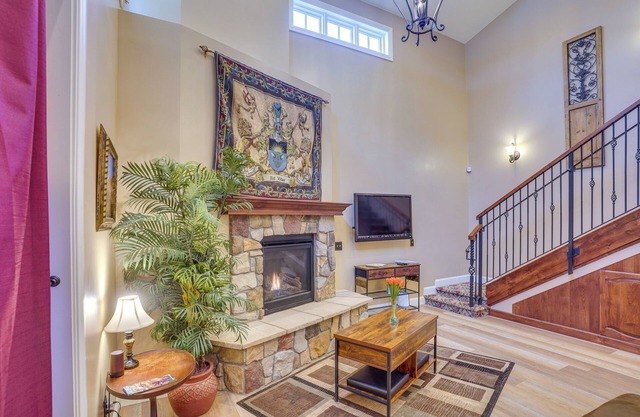 Studio w/Fireplace: Walk to Downtown Cedar City!