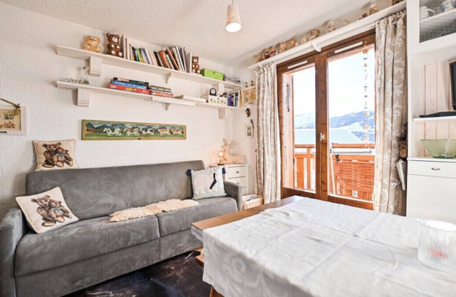 Studio with balcony in Megeve