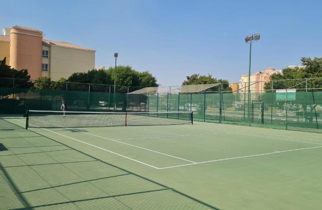 Studio with free Tennis court at the yard