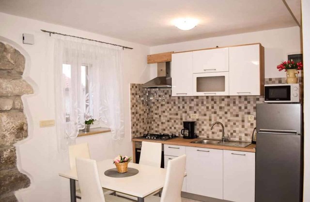 Studio with terrace and air conditioning