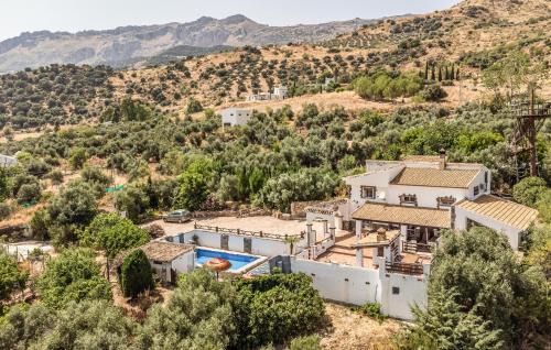 Stunning Home In Villanueva De La Concepcion