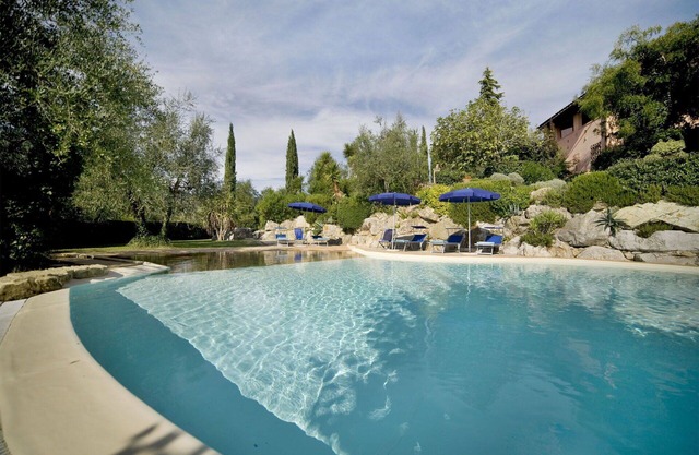 Stunning private villa for 9 people with A/C, private pool, WIFI, veranda and panoramic view