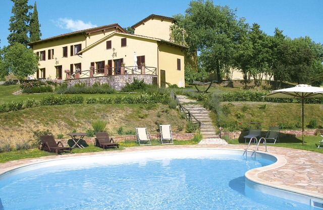 Stunning private villa for 22 guests with private pool, WIFI, TV, patio and pets allowed