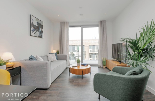 Stunning 1-bed apartment in Bloom, situated on the South Bank of the Thames.
