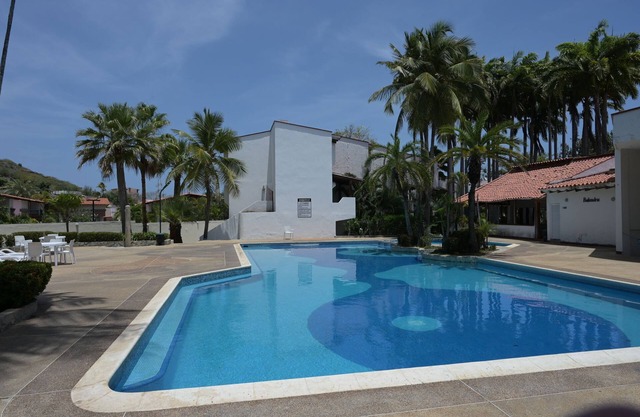 Stunning 2 bed 2 bath open concept beach retreat.