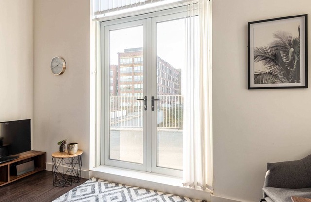 Stunning 2 Bed Wharfside Apartment in Rotherham