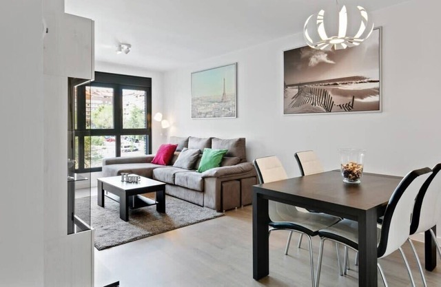 Stunning 2 Bedroom Apartment near Adelfas