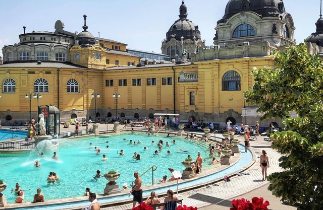 Stunning 2 Double Bedroom Apartment In The Centre Of Budapest