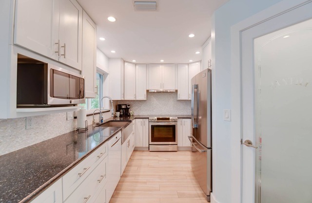 Stunning 3 bed 2 bath Pool Home with Open Water Views