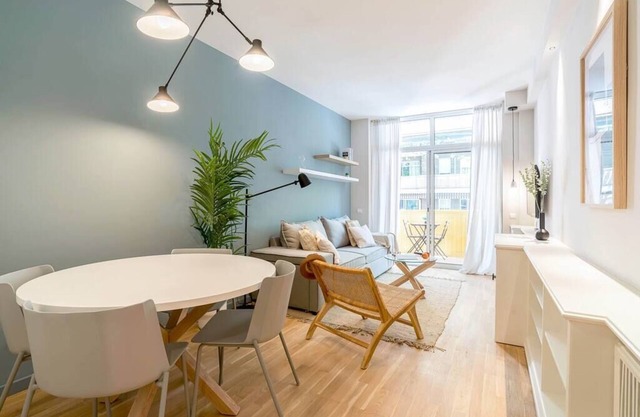 Stunning 3-Bedroom near City Center & Beach