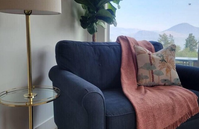 Stunning 365degree vapor cleaned central view home