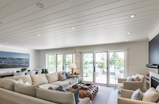 Stunning 5 bed 5 bath cottage on Lake Rosseau